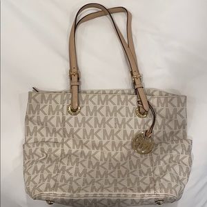Michael Kors Bags - Michael Kors Tote Michael Kors Bags - Michael Kors Tote